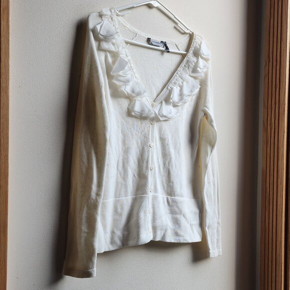 Daisy Fuentes Cream Ruffled Button Down Cardigan Size Small - Picture 2 of 16